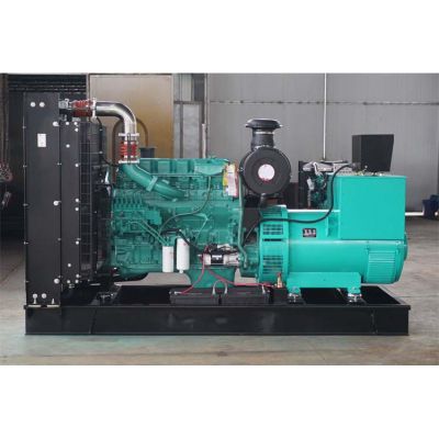 300kw東風康明斯柴油發(fā)電機組-東風康明斯6缸柴油機6ZTAA13-G3柴油發(fā)電機組,缸徑/行程：130/163mm,柴油發(fā)電機組水冷發(fā)動機功率340KW,柴油發(fā)電機組配套馬拉松斯坦福發(fā)電機。廠價直銷歡迎選購：13773399855。
