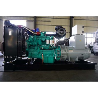 100kw東風(fēng)康明斯柴油發(fā)電機(jī)組-東風(fēng)康明斯6缸柴油機(jī)6BTAA5.9-G2柴油發(fā)電機(jī)組,缸徑/行程：102/120mm,柴油發(fā)電機(jī)組水冷發(fā)動(dòng)機(jī)功率120KW,柴油發(fā)電機(jī)組配套馬拉松斯坦福發(fā)電機(jī)。廠價(jià)直銷歡迎選購：13773399855。
