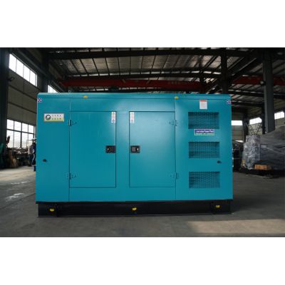 廠價直銷廣西50KW低噪音機器柴油發電機組,50KW低噪音發電機組功率15KW-2400KW,50KW低噪音股份柴油發電機組用柴油機根據國家排放標準分為國二排放和國三排放供選購,50KW低噪音發電機組工廠直供.