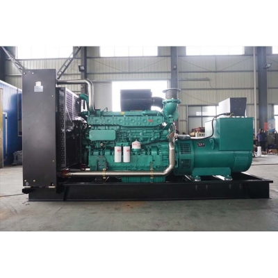 800KW玉柴柴油發電機組-玉柴6缸柴油機YC6TH1220-D31,柴油發電機組缸徑/行程：175/195mm,柴油發電機組水冷發動機功率897KW,柴油發電機組配套馬拉松斯坦福發電機。廠價直銷歡迎選購：13773399855。