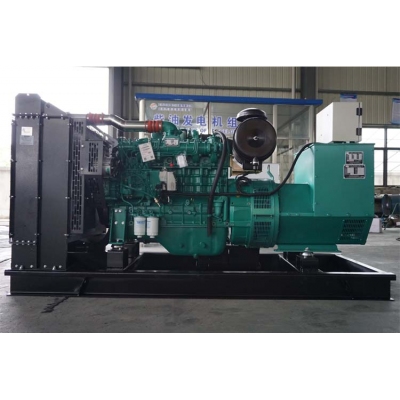 150KW玉柴柴油發(fā)電機(jī)組-玉柴6缸柴油機(jī)YCD6Q23H8-210,柴油發(fā)電機(jī)組缸徑/行程：108/135mm,柴油發(fā)電機(jī)組水冷發(fā)動機(jī)功率154KW,柴油發(fā)電機(jī)組配套馬拉松斯坦福發(fā)電機(jī)。廠價(jià)直銷歡迎選購：13773399855。