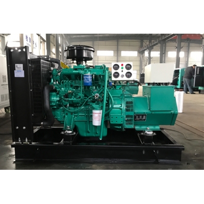 25KW玉柴柴油發(fā)電機(jī)組-玉柴4缸柴油機(jī)YCD4R12D-40,柴油發(fā)電機(jī)組缸徑/行程：98/115mm,柴油發(fā)電機(jī)組水冷發(fā)動機(jī)功率33KW,柴油發(fā)電機(jī)組配套馬拉松斯坦福發(fā)電機(jī)。廠價(jià)直銷歡迎選購：13773399855。