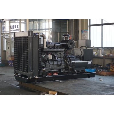 300kw上柴動(dòng)力柴油發(fā)電機(jī)組-上柴股份6缸柴油機(jī)6ETAA12.8-G32柴油發(fā)電機(jī)組,缸徑/行程：130/161mm,柴油發(fā)電機(jī)組水冷發(fā)動(dòng)機(jī)功率400KW,柴油發(fā)電機(jī)組配套馬拉松斯坦福發(fā)電機(jī)。廠價(jià)直銷(xiāo)歡迎選購(gòu)：13773399855。